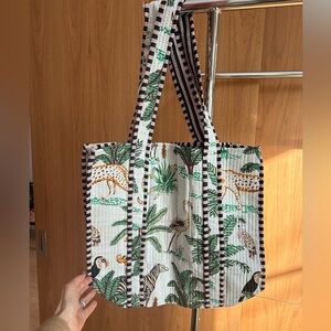 NWOT Quilted Tropical Print Beach Tote Bag